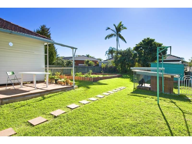 29 Tennyson Road, Greenacre NSW 2190