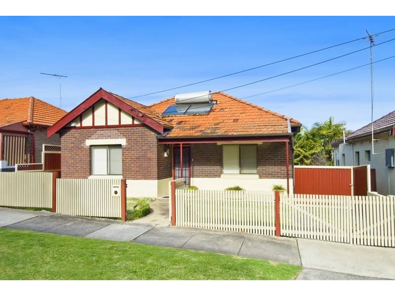 9 Mitchell Street, Croydon Park NSW 2133