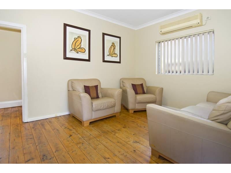 9 Mitchell Street, Croydon Park NSW 2133