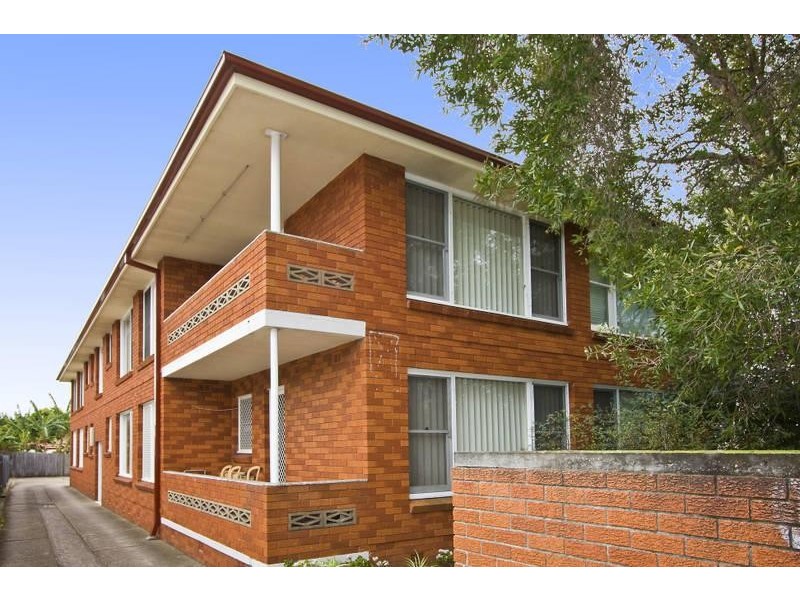 8/41 Bellombi Street, Campsie NSW 2194