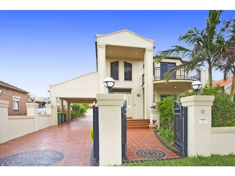 12 Mimosa Road, Greenacre NSW 2190