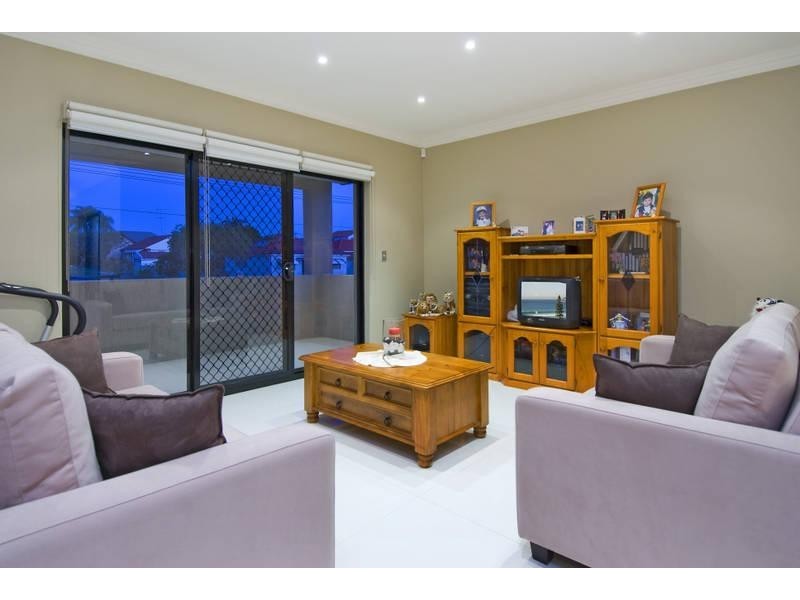 330 Waterloo Road, Greenacre NSW 2190
