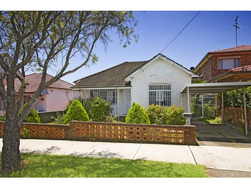 34 Rawson Road, Greenacre NSW 2190