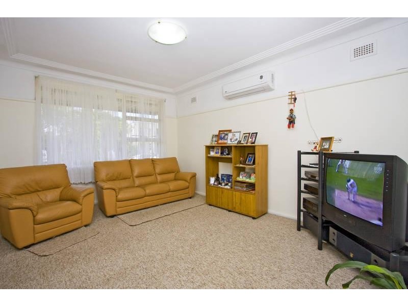 22 Latvia Avenue, Greenacre NSW 2190