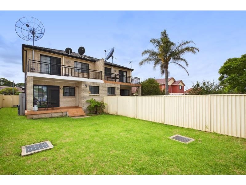 28 a Chaseling Street, Greenacre NSW 2190