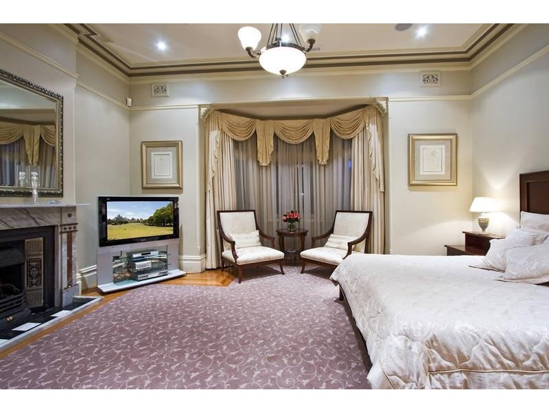 5 Appian Way, Burwood NSW 2134