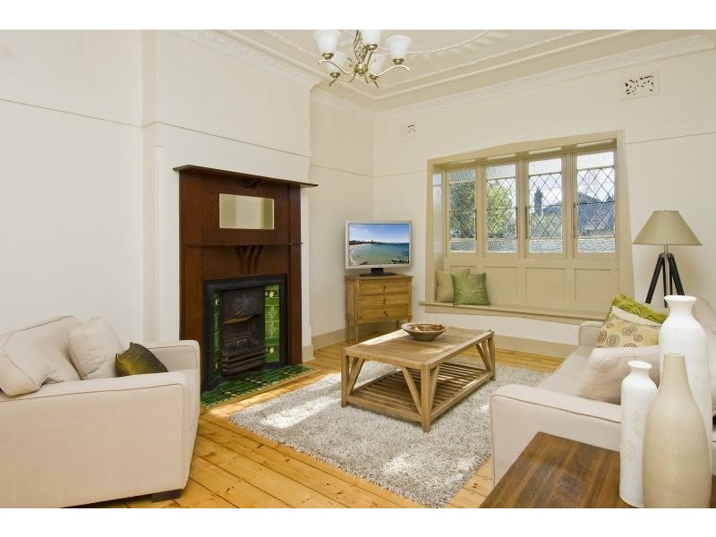 8 Loftus Street, Ashfield NSW 2131