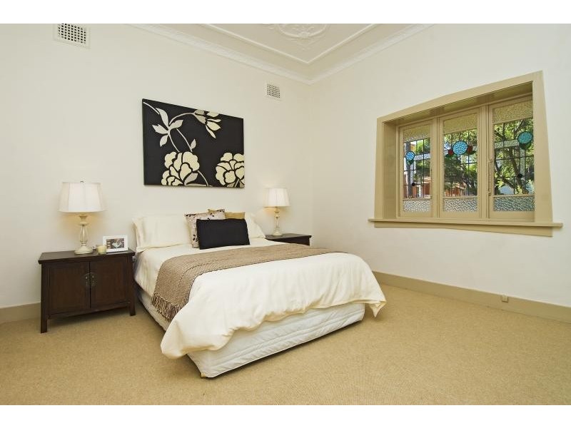 8 Loftus Street, Ashfield NSW 2131