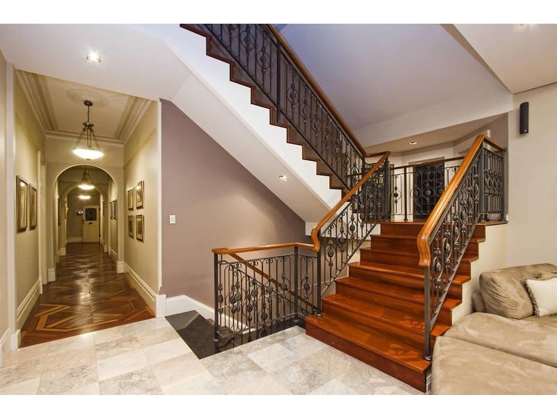 5 Appian Way, Burwood NSW 2134