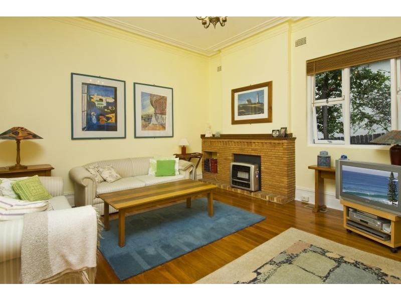 8 Oak Street, Ashfield NSW 2131