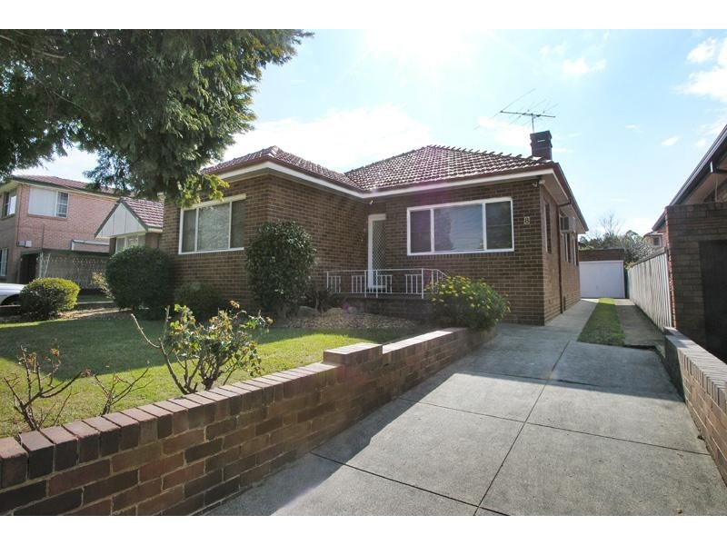 8 Noble Street, Rodd Point NSW 2046