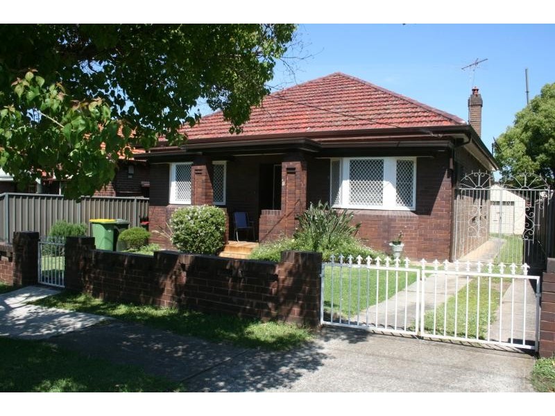 1 Manning Avenue, Strathfield South NSW 2136