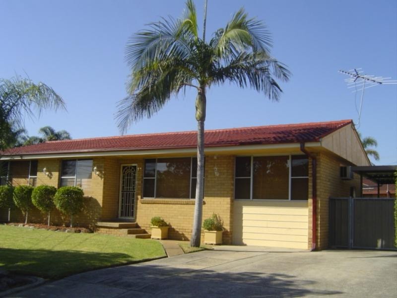 17 KURRAJONG AVENUE, Georges Hall NSW 2198