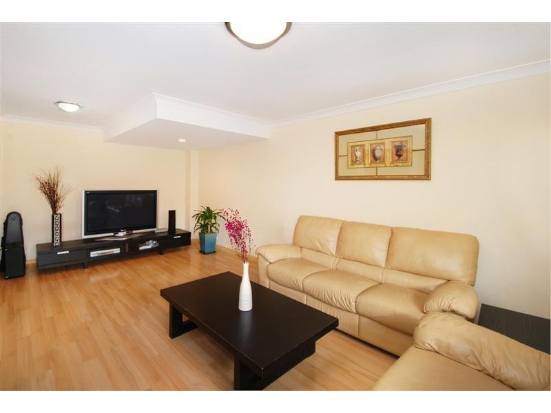 10/37 Oak Street, Ashfield NSW 2131