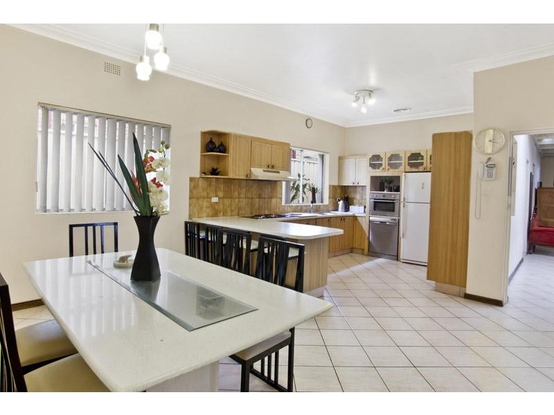 10 Barnes Avenue, Earlwood NSW 2206