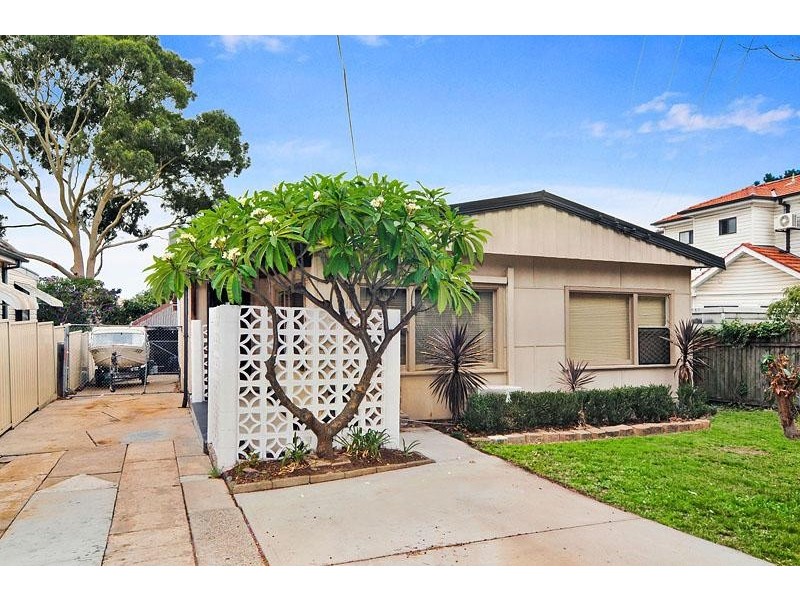 17 Maiden Street, Greenacre NSW 2190