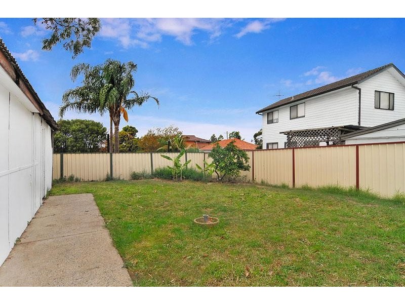 17 Maiden Street, Greenacre NSW 2190