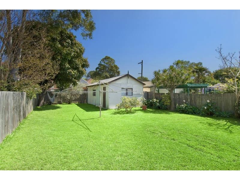 7 HUGH STREET, Ashfield NSW 2131