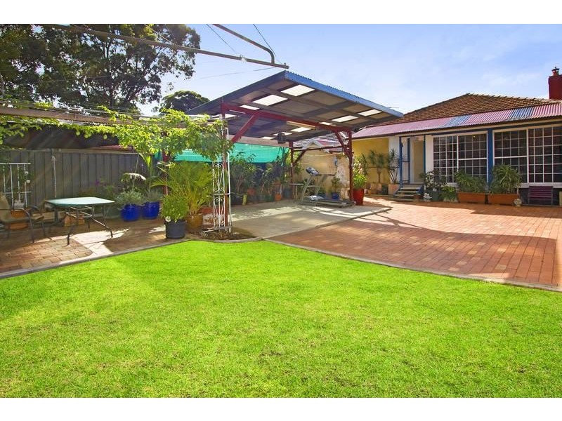 114 Chaseling Street, Greenacre NSW 2190