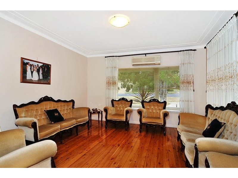 17 Maiden Street, Greenacre NSW 2190