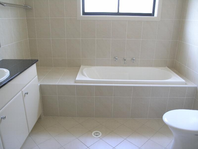 2/70-72 Waterloo Road, Greenacre NSW 2190