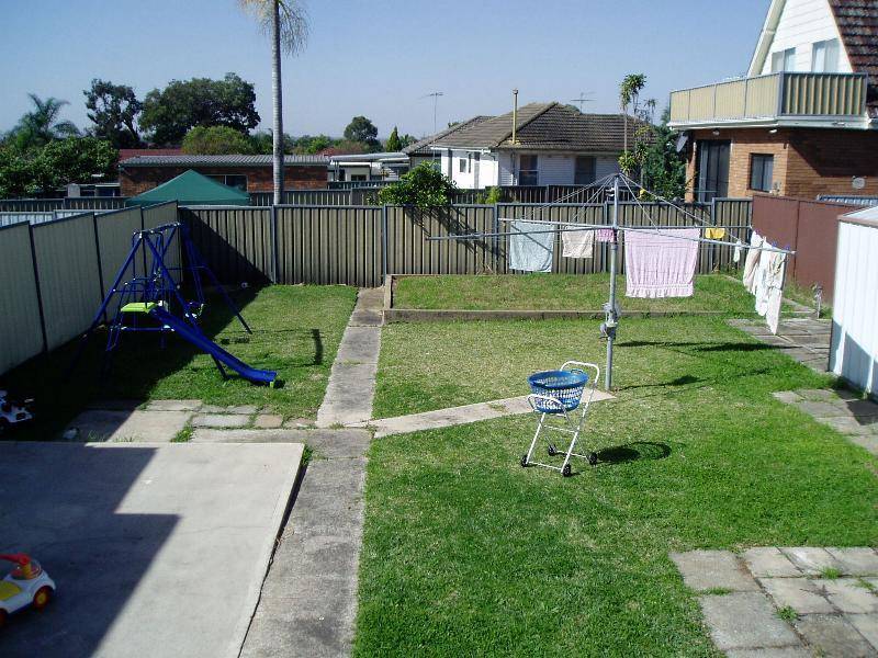 7 HILLCREST AVENUE, Greenacre NSW 2190