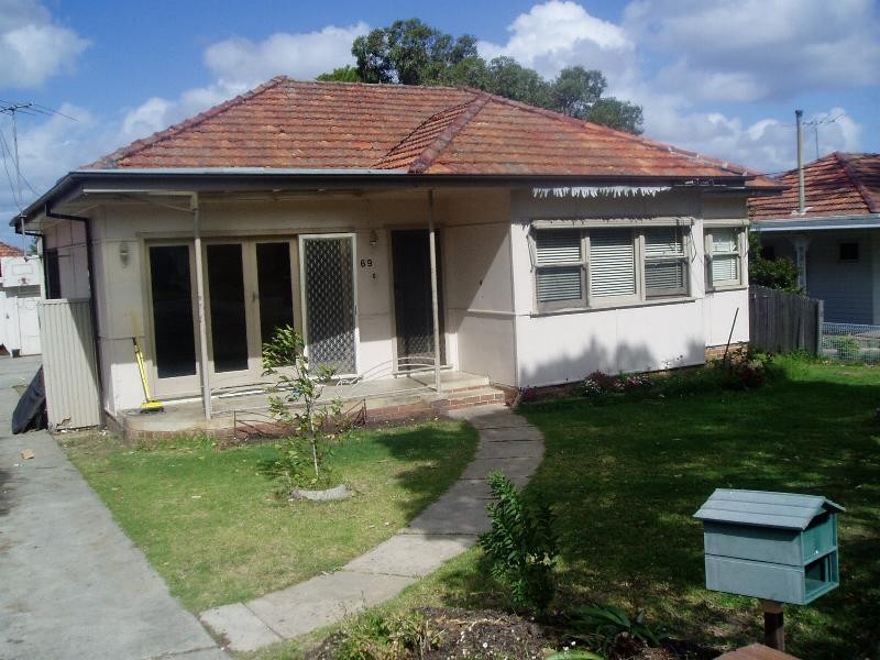 69 Highview Avenue Greenacre, Greenacre NSW 2190