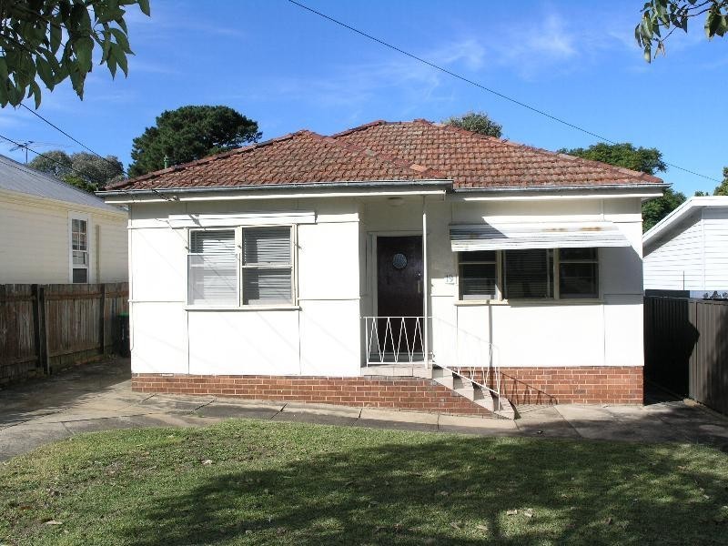 19 Lascelles Avenue, Greenacre NSW 2190