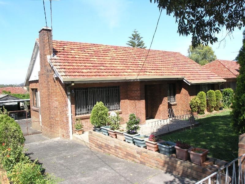 26 Macquarie Street, Greenacre NSW 2190