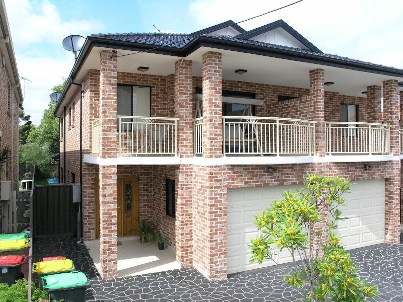 33 Buckland Street, Greenacre NSW 2190