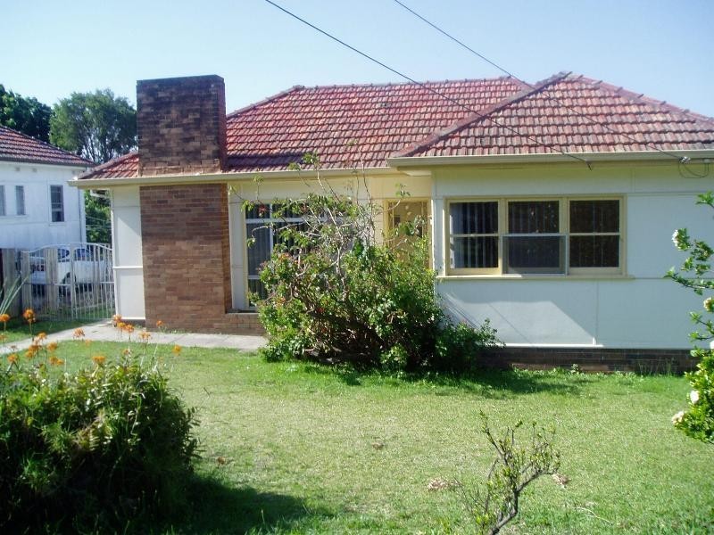 123 Macquarie Street, Greenacre NSW 2190