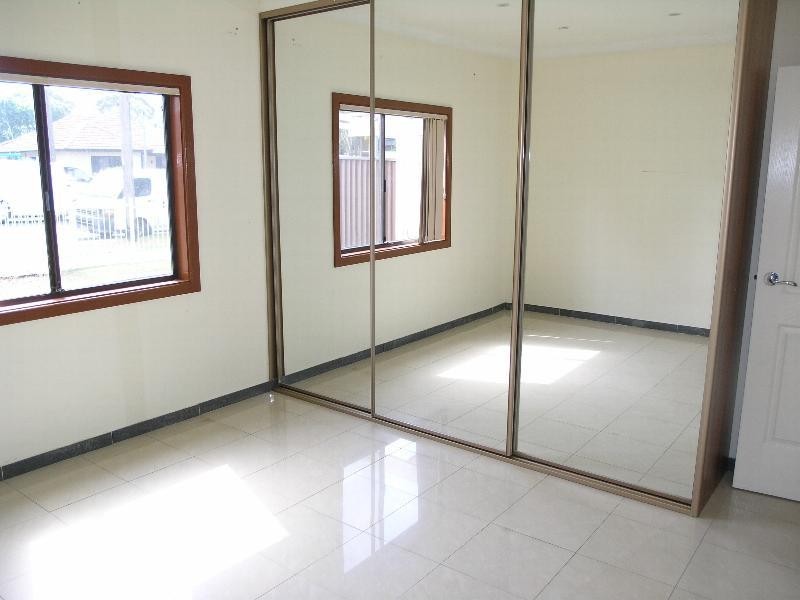 7 Hillcrest Avenue, Greenacre NSW 2190