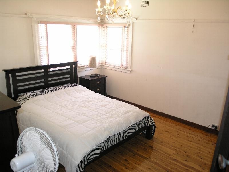 15 Buckland Street, Greenacre NSW 2190