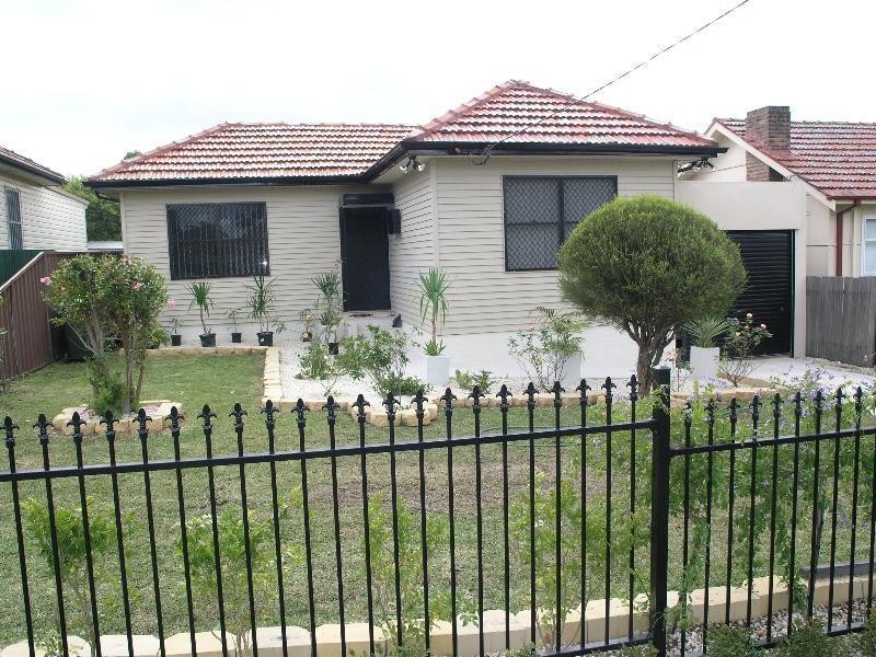 Greenacre NSW 2190