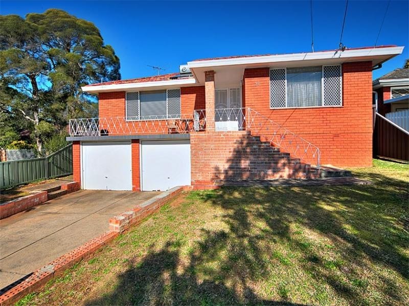 28 Stiller Place, Greenacre NSW 2190