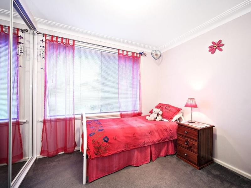 28 Stiller Place, Greenacre NSW 2190