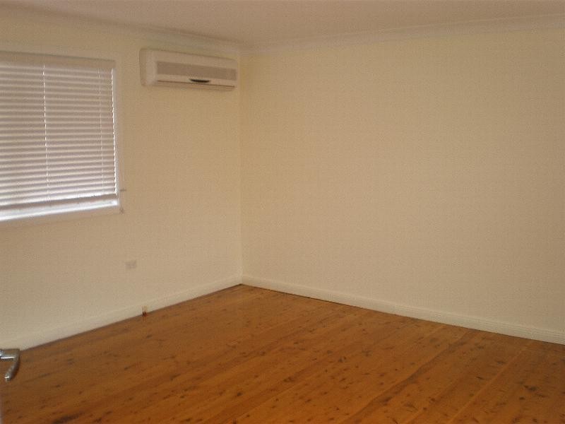 51 Jacaranda Drive, Georges Hall NSW 2198