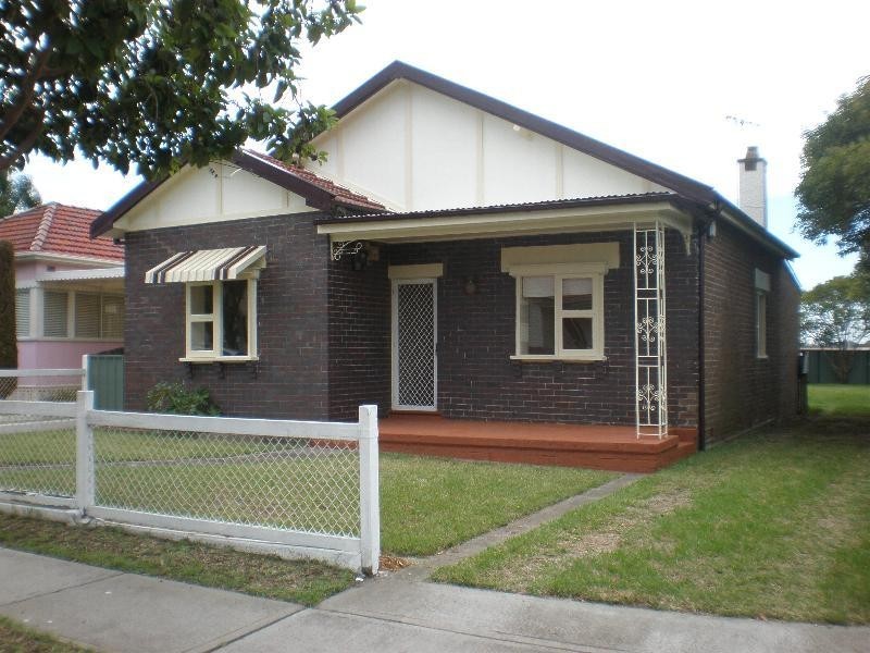 27 Juno Parade, Greenacre NSW 2190