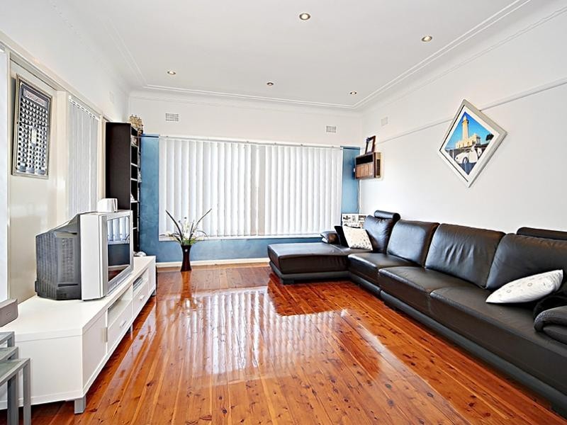 1 A Buckland Street, Greenacre NSW 2190