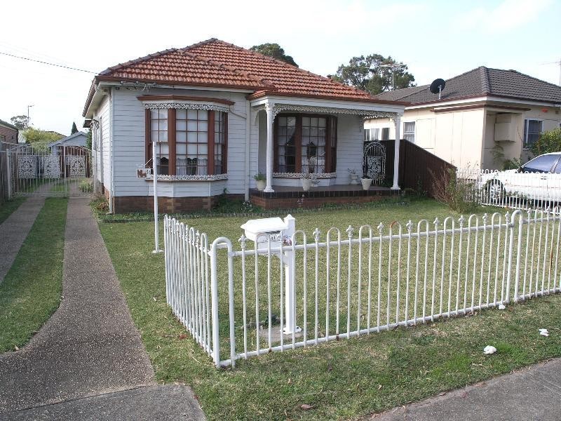11 Northcote Road, Greenacre NSW 2190