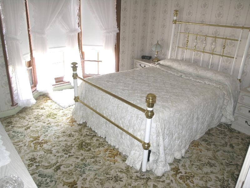 11 Northcote Road, Greenacre NSW 2190