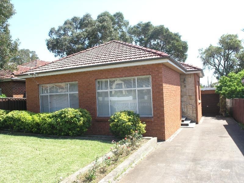 18 Shannon Street, Greenacre NSW 2190
