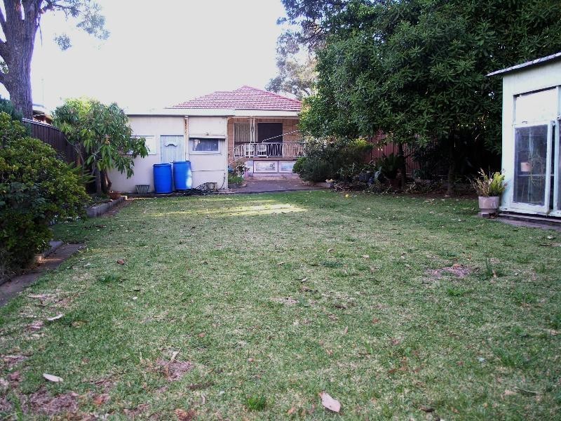 18 Shannon Street, Greenacre NSW 2190