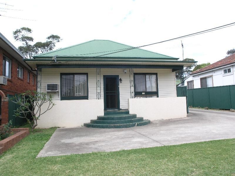 Greenacre NSW 2190