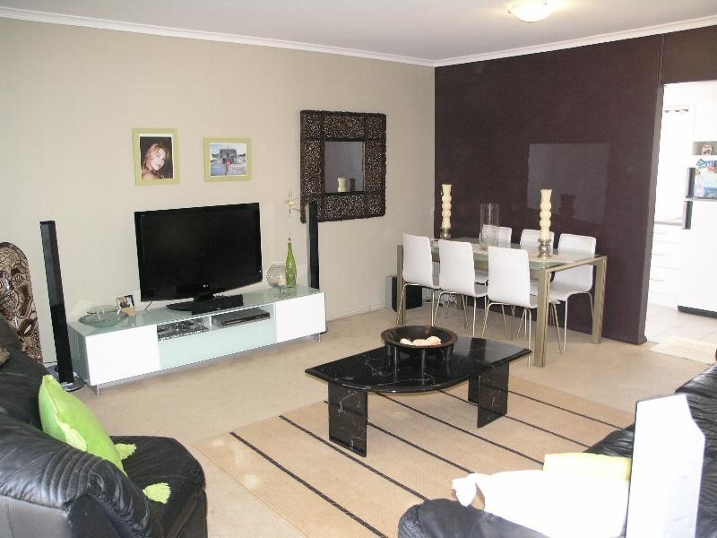 2/18 Chiswick Road, Greenacre NSW 2190