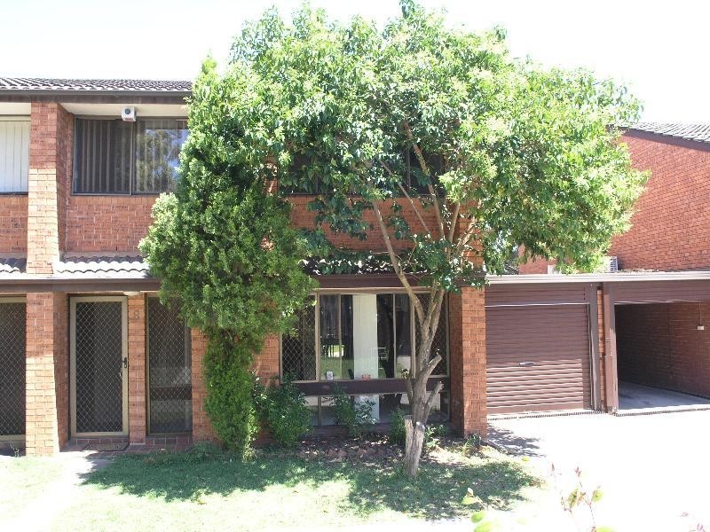 8/37-41 Boronia Road, Greenacre NSW 2190