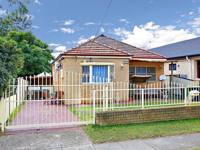 9 Mimosa Road, Greenacre NSW 2190