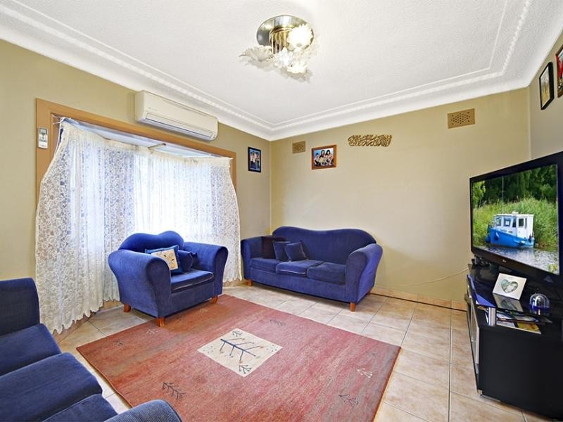 9 Mimosa Road, Greenacre NSW 2190