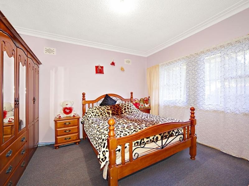 9 Mimosa Road, Greenacre NSW 2190