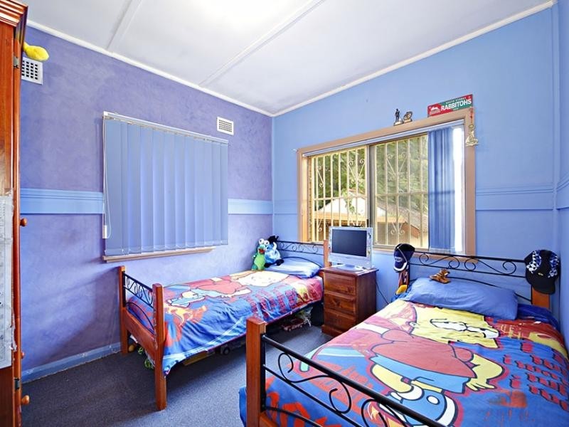 9 Mimosa Road, Greenacre NSW 2190